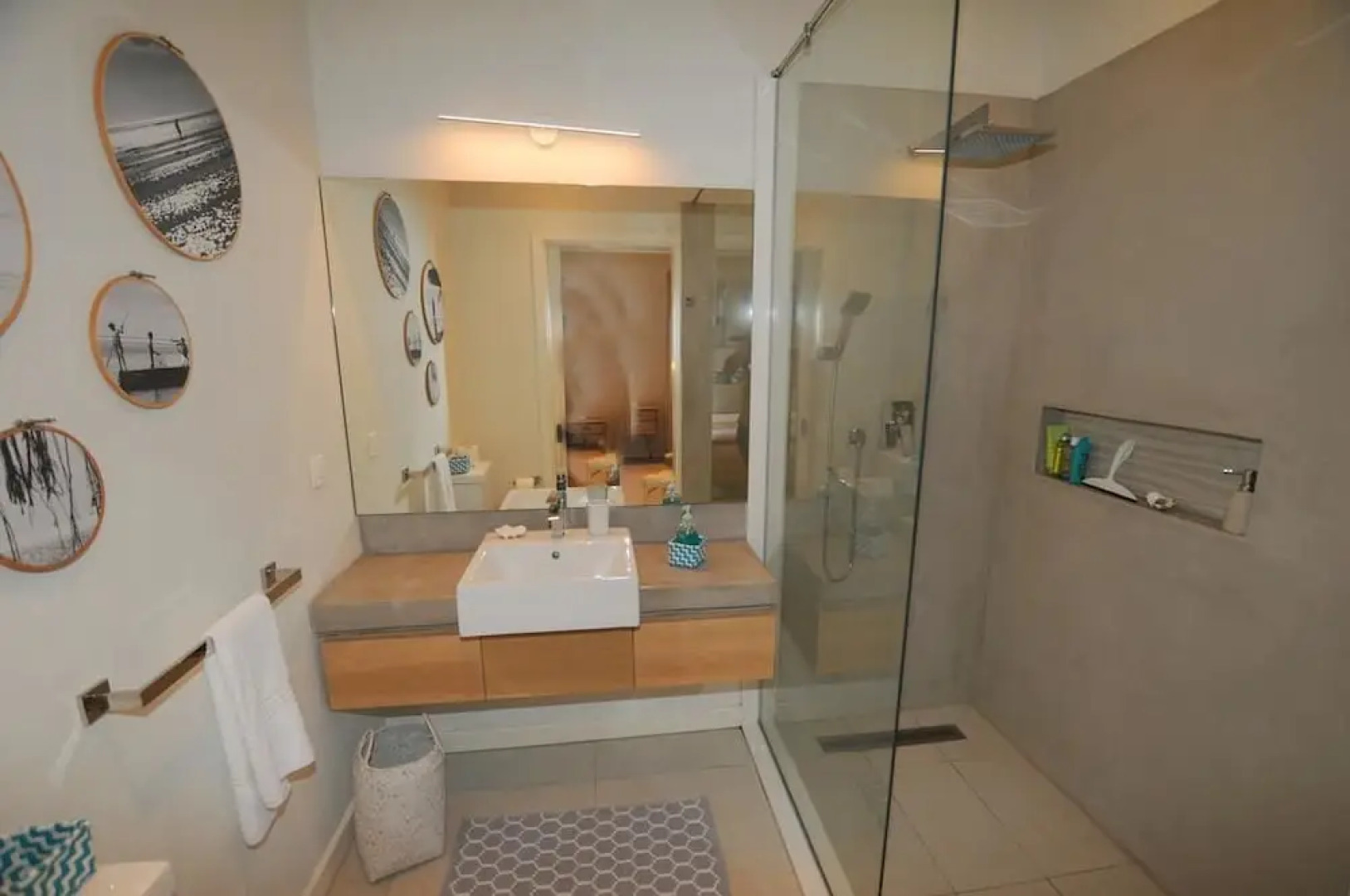 Beach and Pool Poste Lafayette