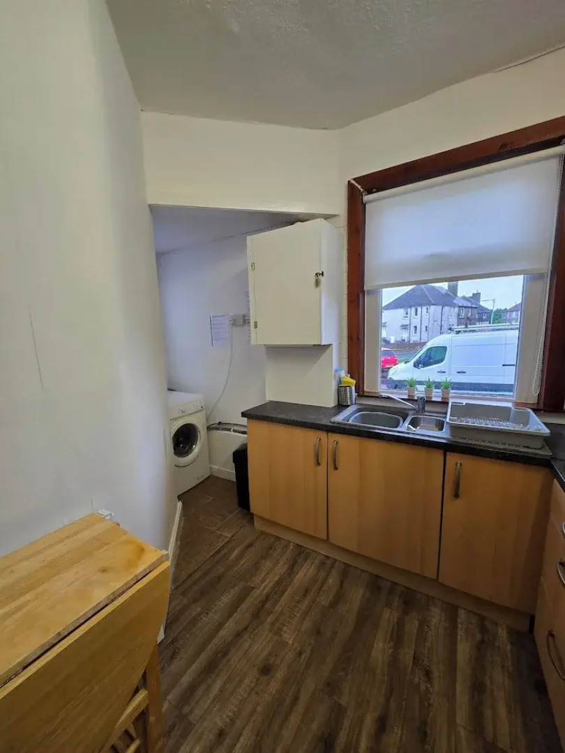 Apartmentsleeps5-parking-garden-petsok