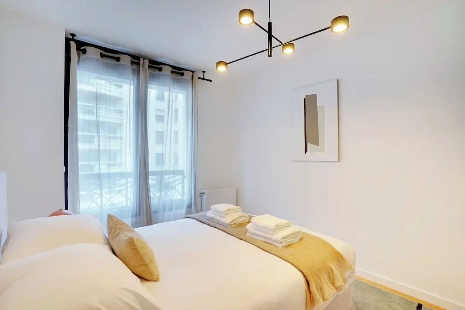 Sleek Apartment in Levallois-perret