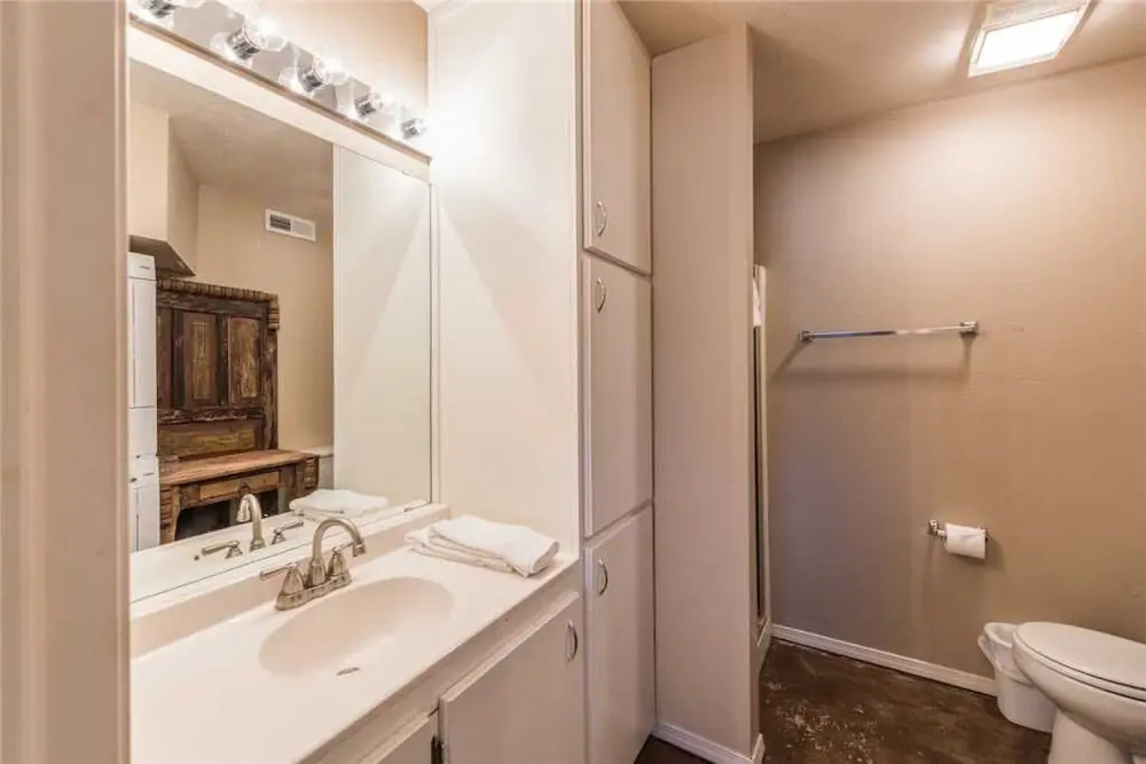 Bogie - Five Bedroom Cabin with Hot Tub