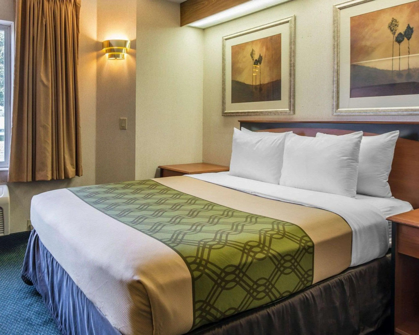 Econo Lodge North Academy