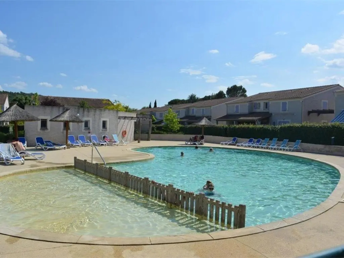 Appartement Vallon-Pont-d'Arc, 3 pièces, 6 personnes - FR-1-382-54