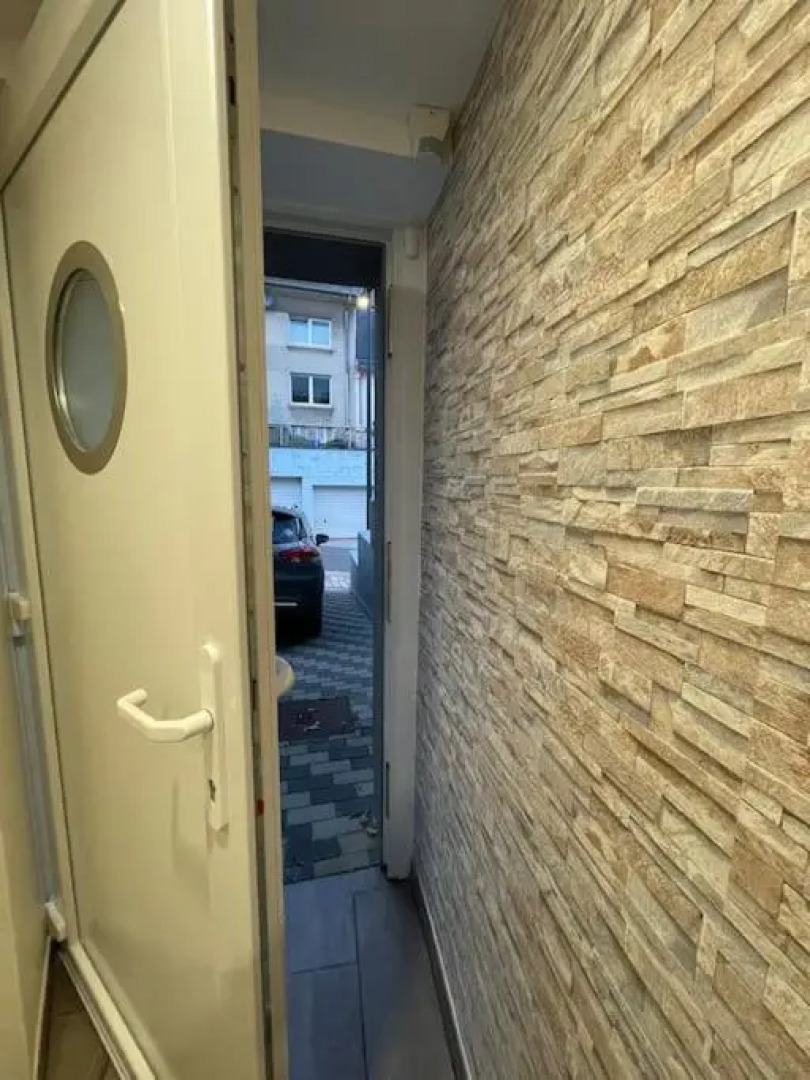 Studio situé aux abords de la forêt avec parking