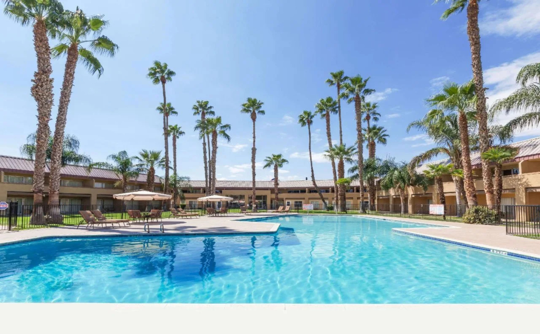 Days Inn by Wyndham Bakersfield