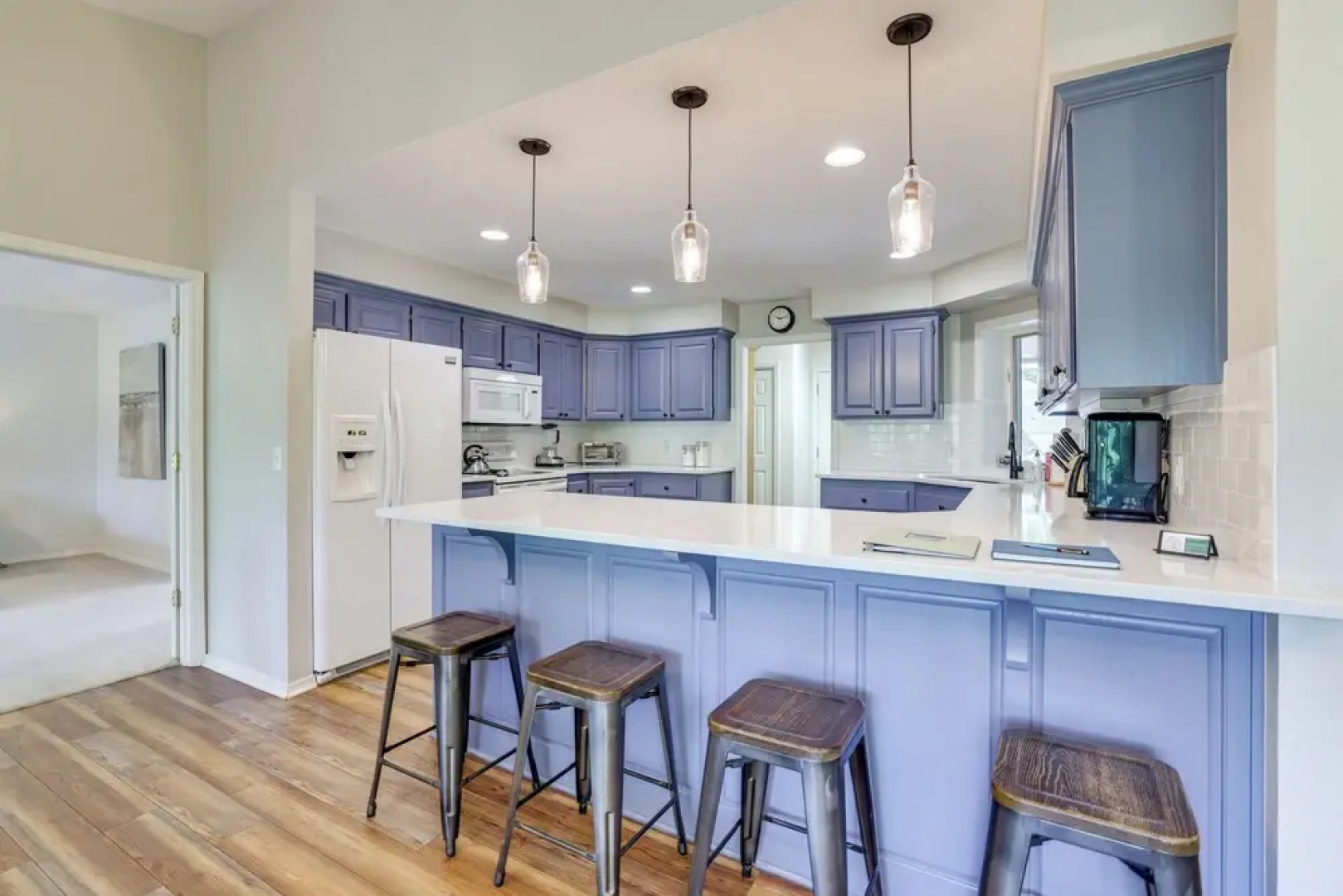 The Bella Vista Lakeside Treehouse: Dock & Kayaks!