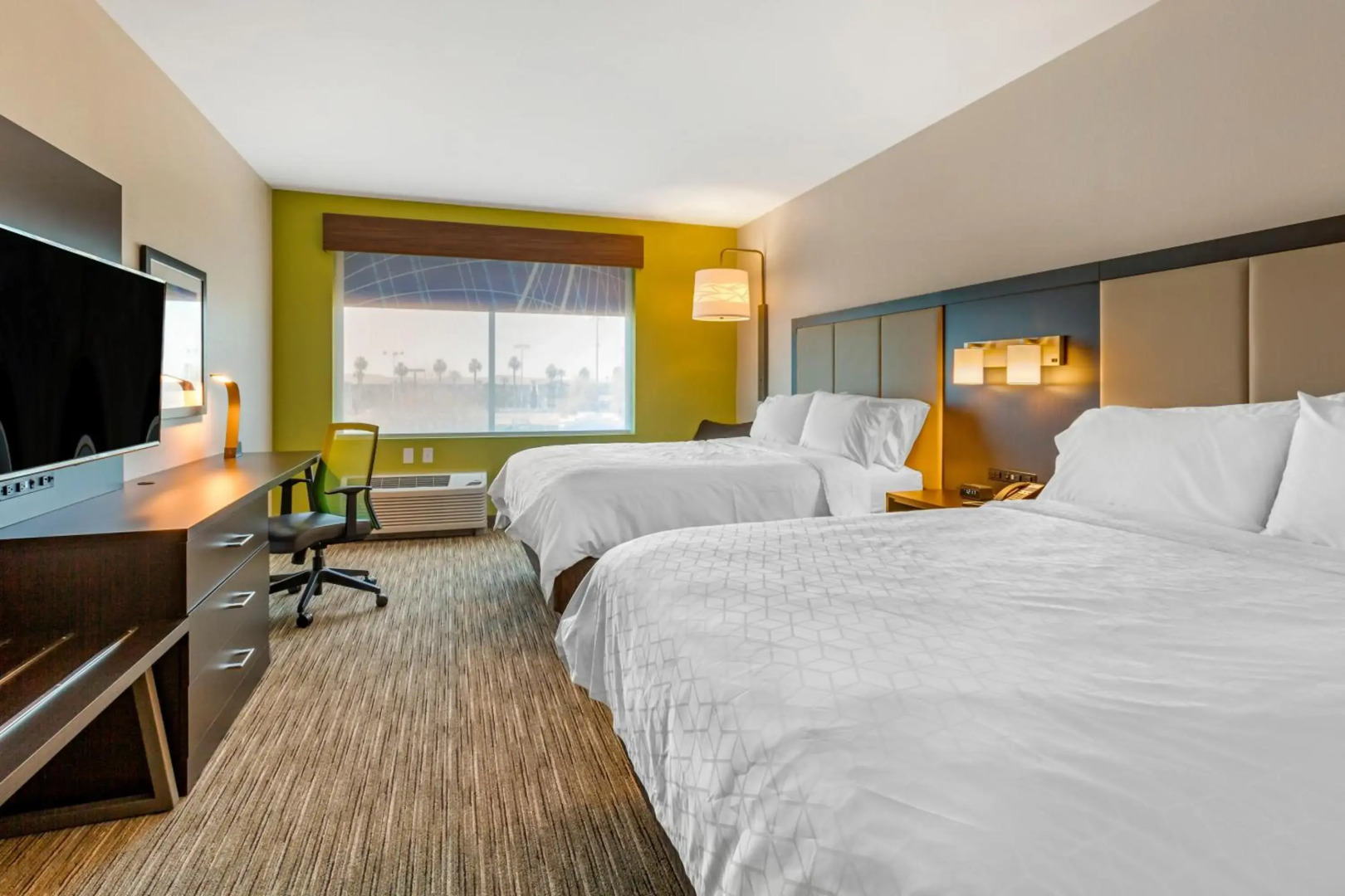 Holiday Inn Express Hotel & Suites Ashtabula