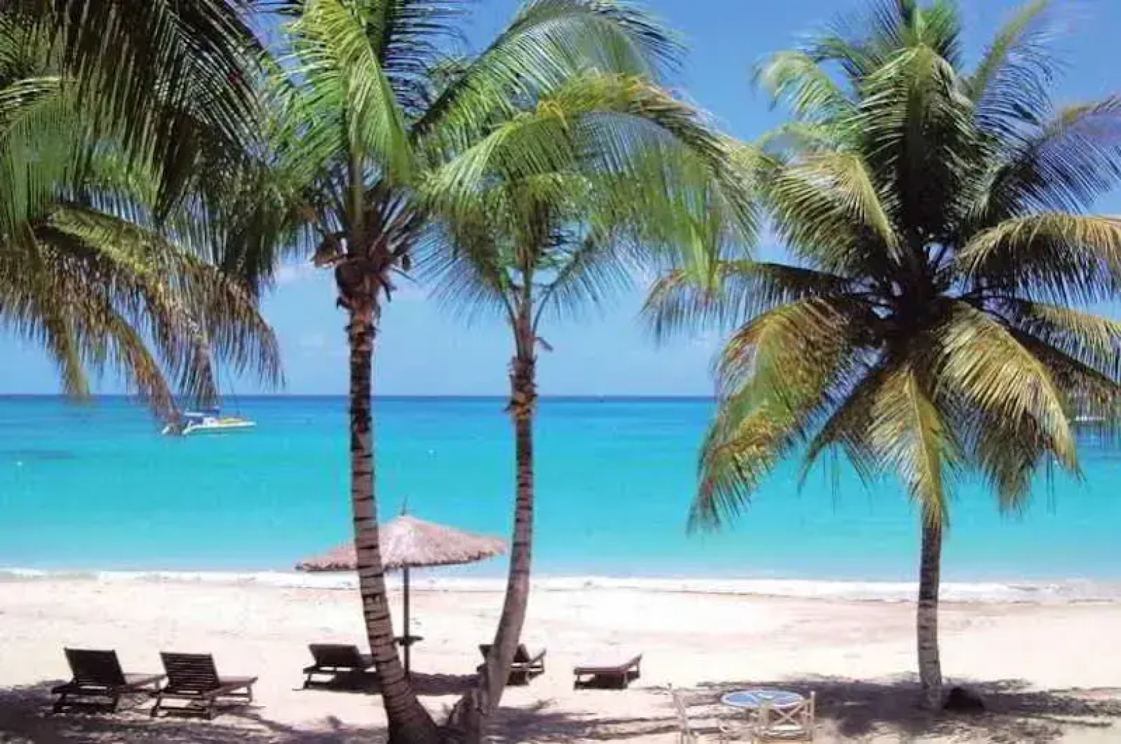 Tamarind Beach Hotel & Yacht Club