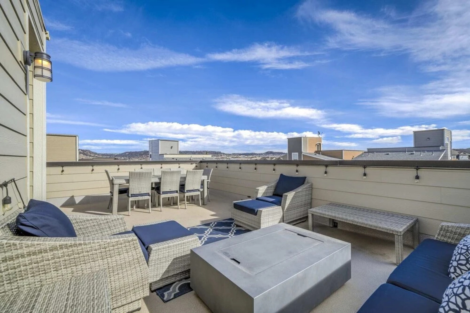 3BD Rooftop Lounge Restaurants & Parks