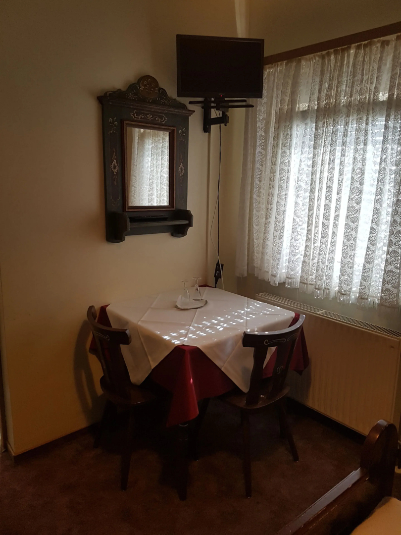 Angelis Pension - Restaurant zum grunen Baum