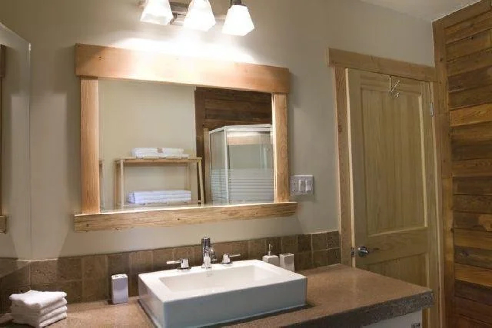 Golden Rockies Lodge