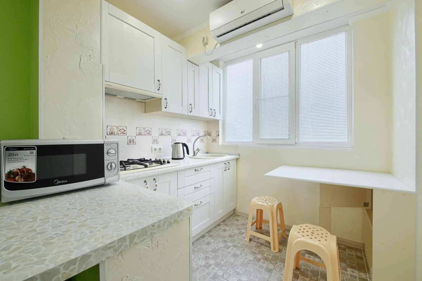 Апартаменты на улице Крайнего 4