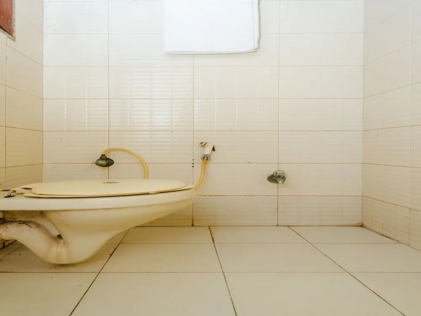 OYO 38200 Hotel Goutam Vihar