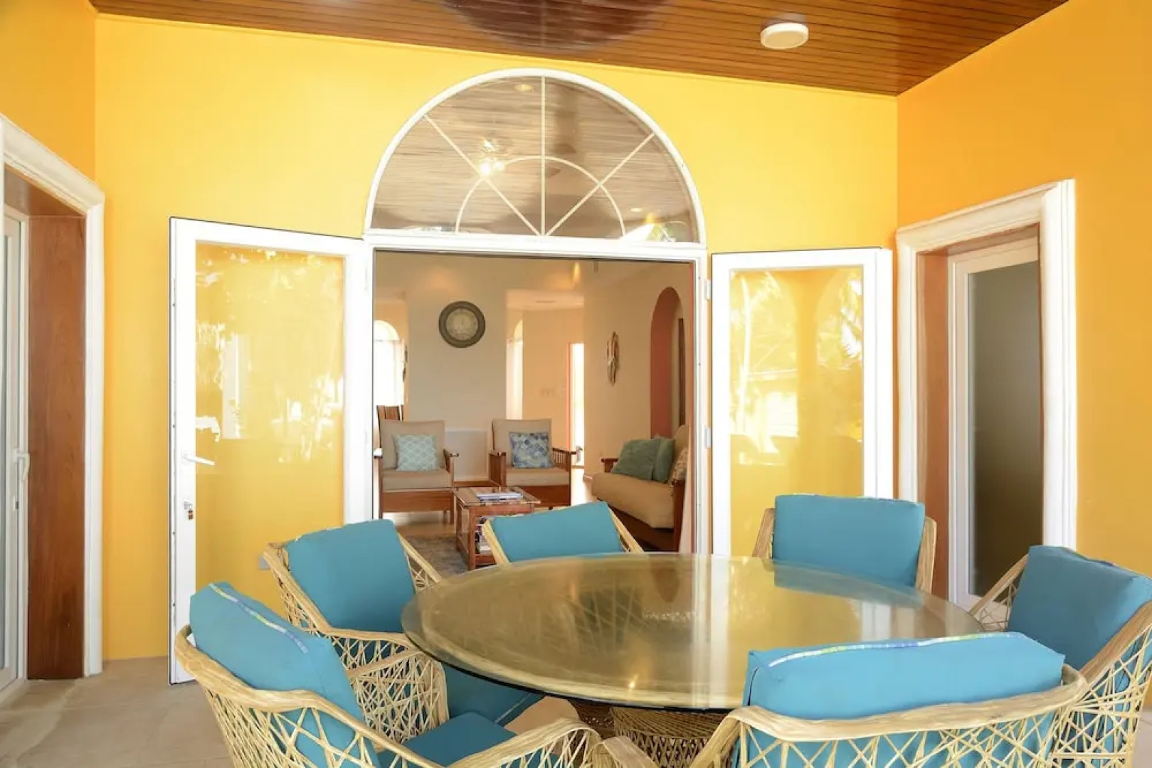 Blue Parrot Beach House
