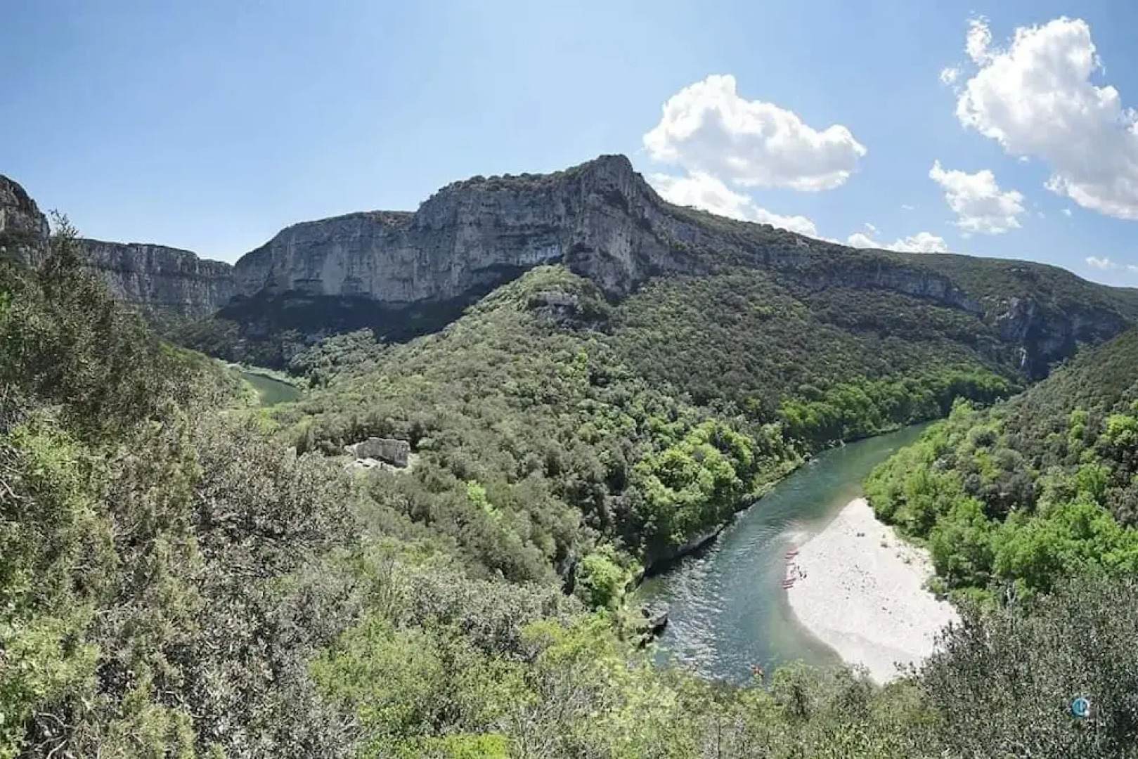 Domaine de Saint Cerice  en Ardèche Sud
