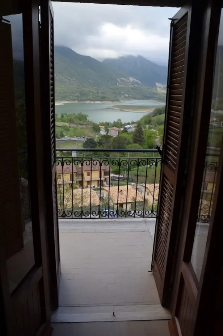Stone House Lake View