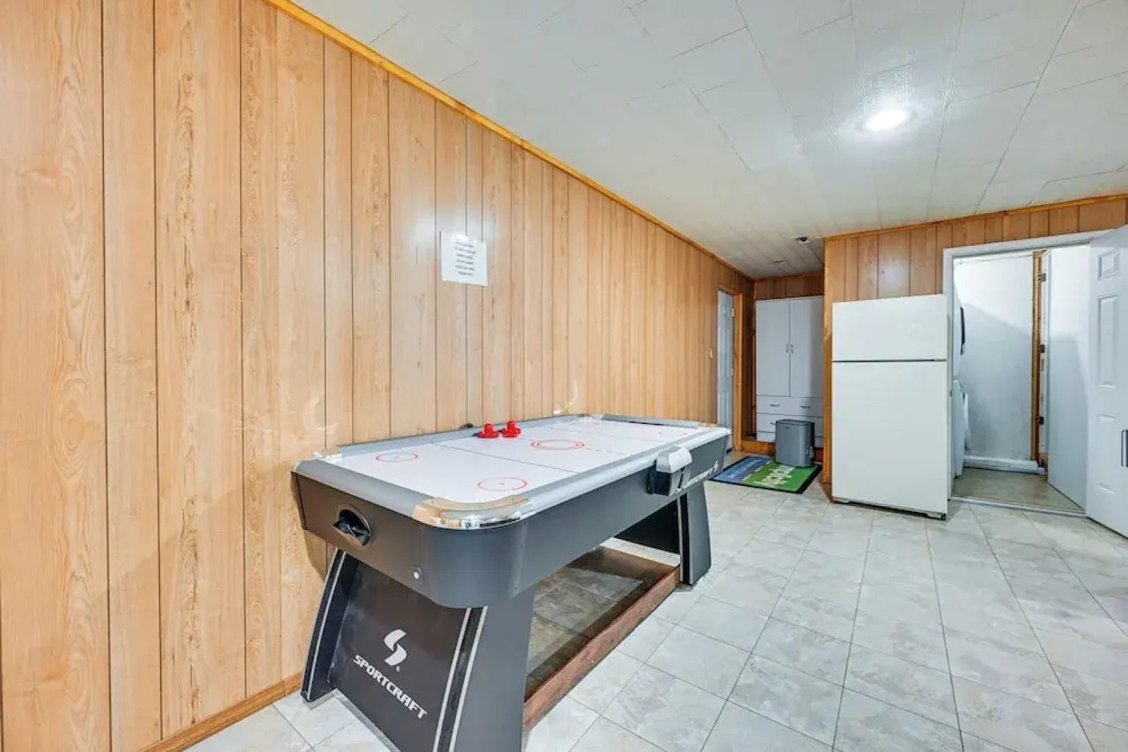 Woodsy Kentucky Escape w/ Game Room & Lake Access!