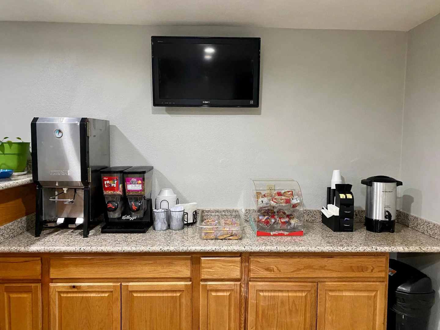 Travelers Inn Medford