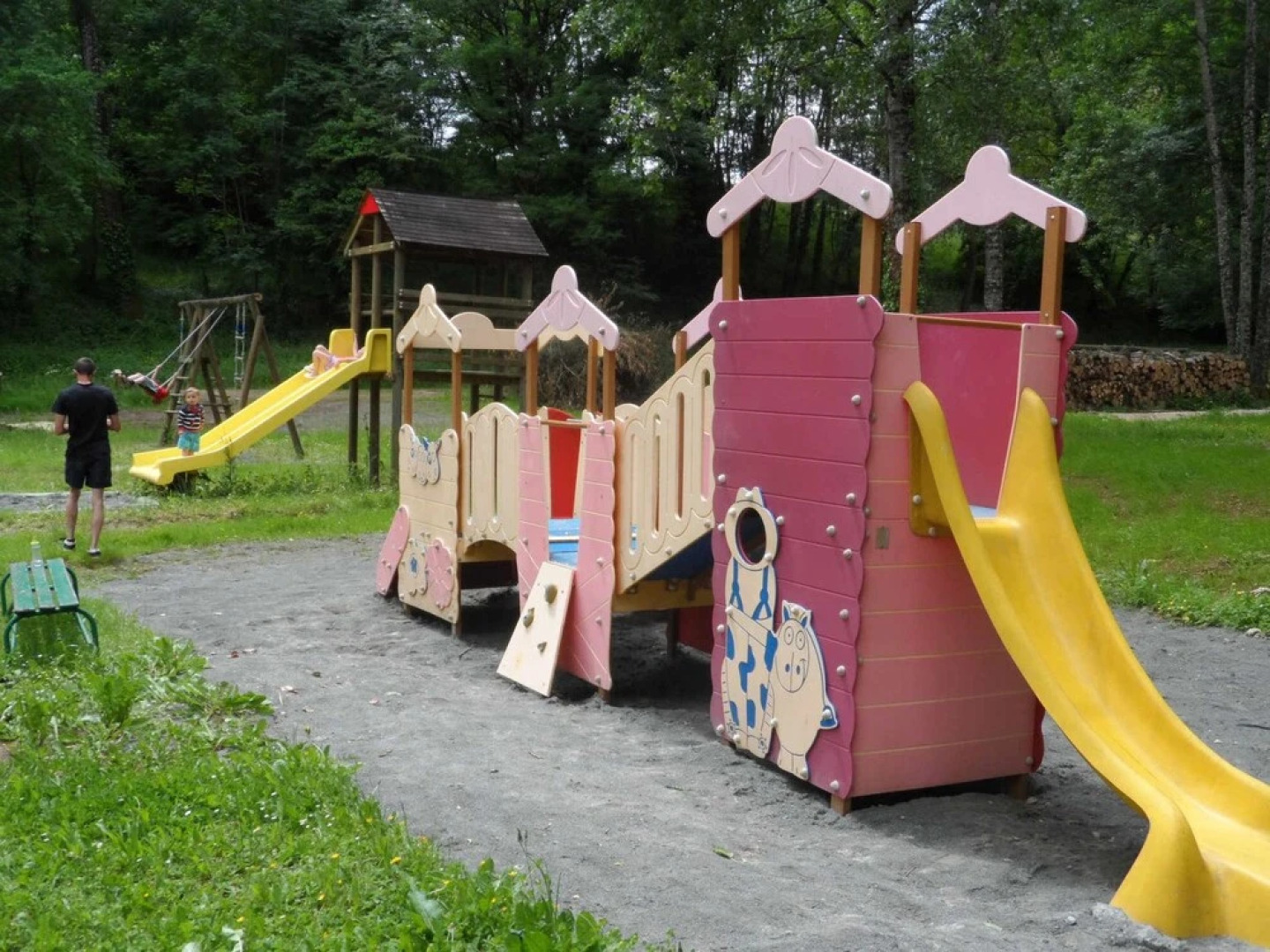 Camping Le Repaire - Tente Aménagée