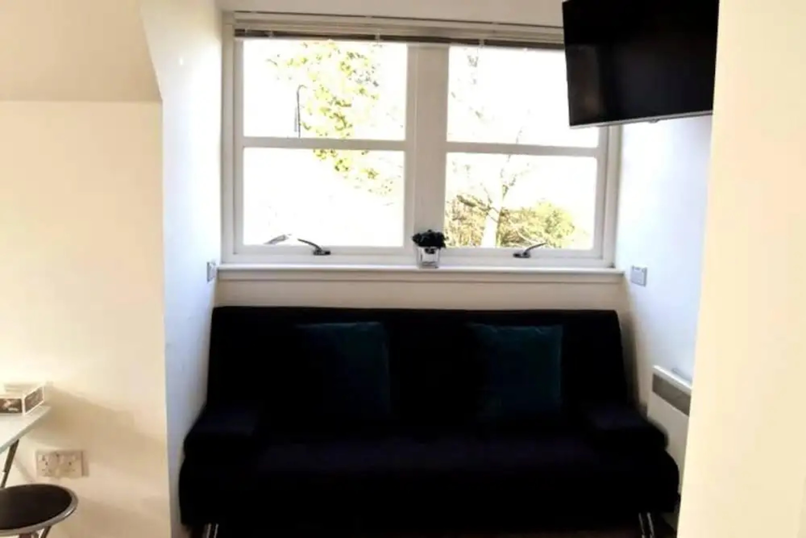 Cosy Kirriemuir Flat - Pet Friendly Retreat