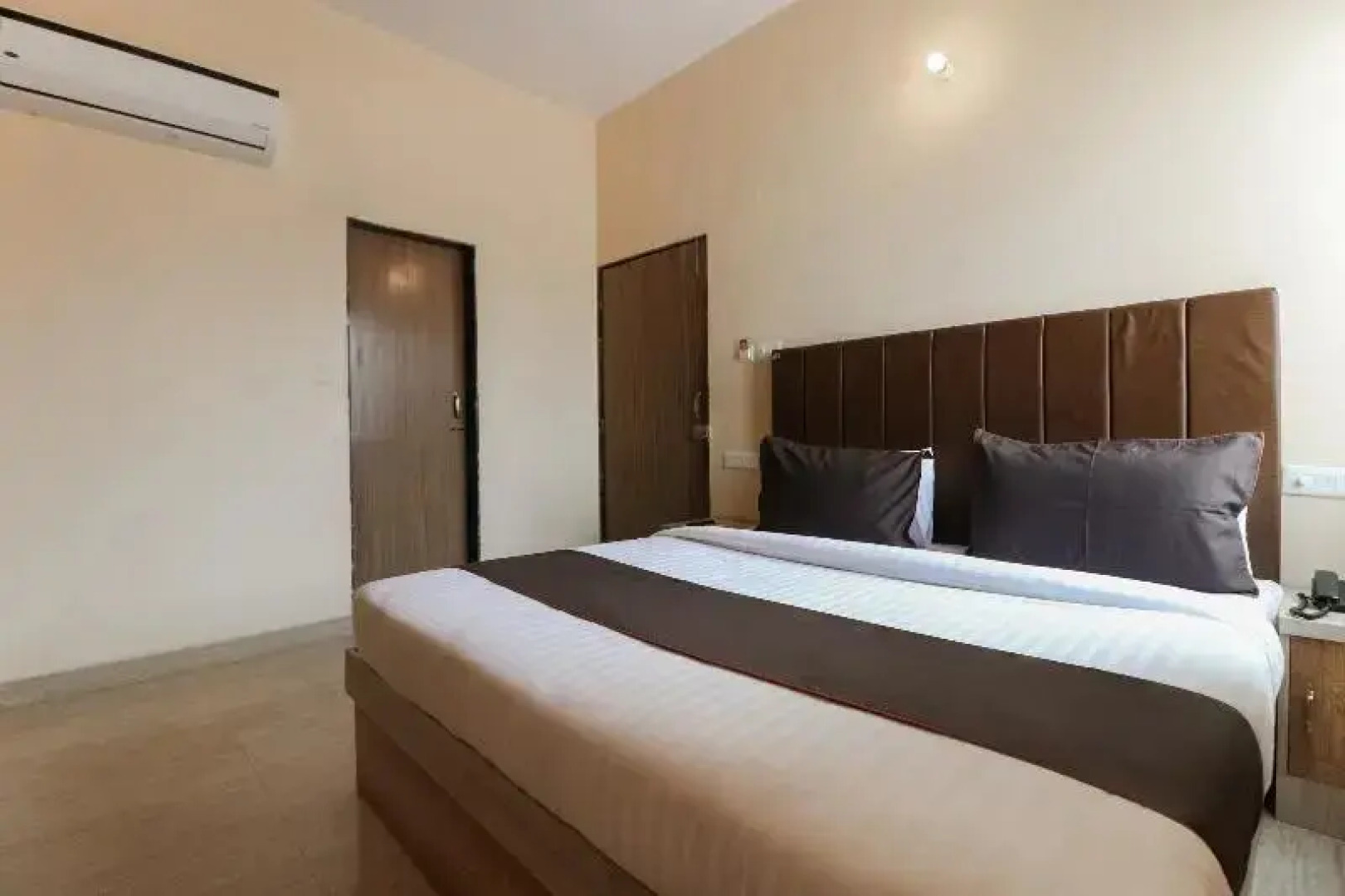 Hotel Rk Heights And Banquets by OYO Rooms