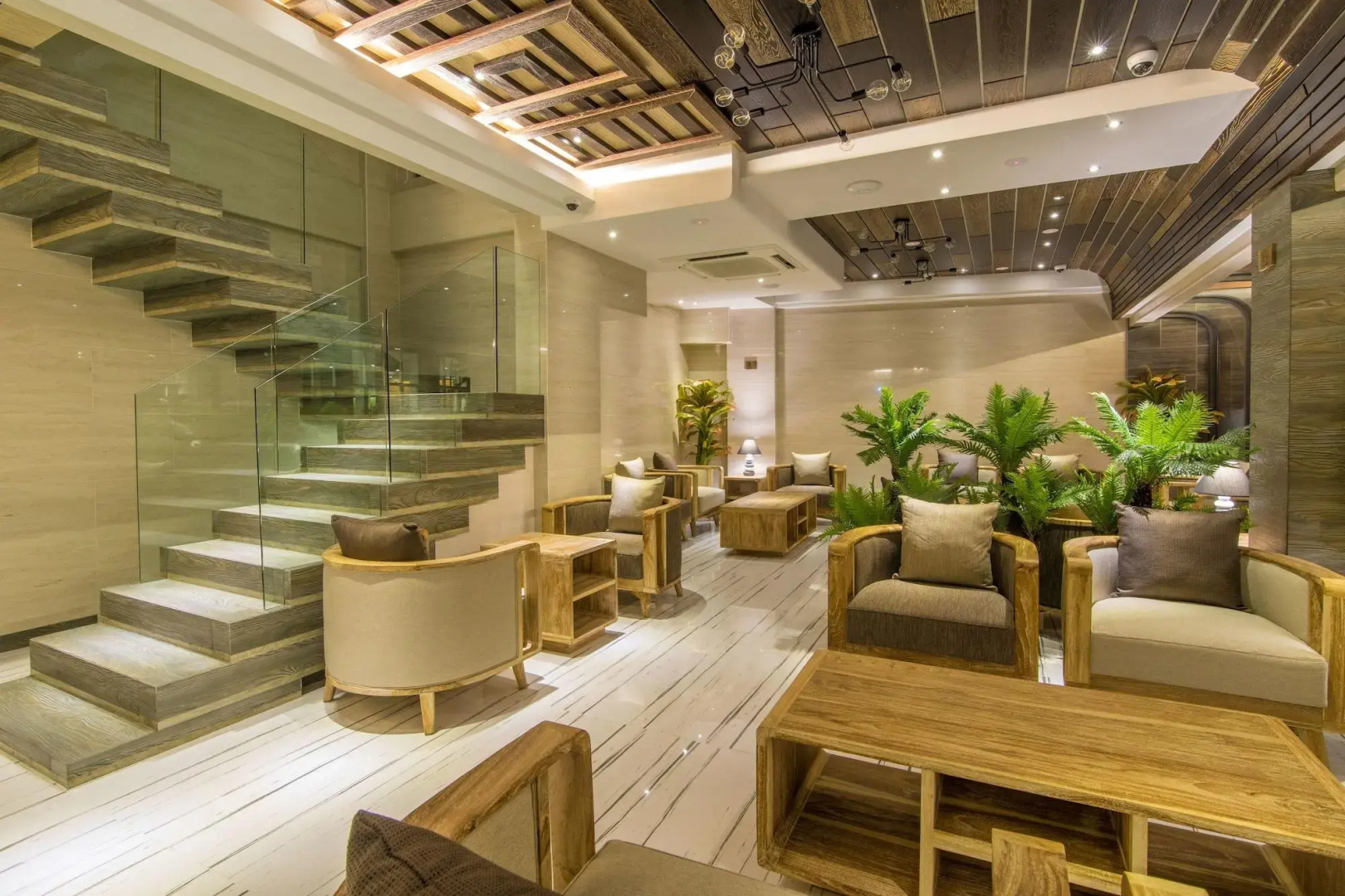 Отель Samann Grand