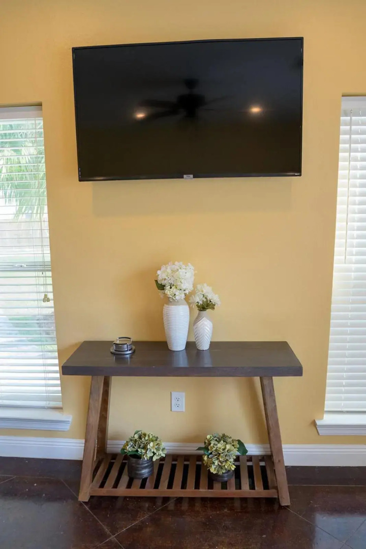 Gorgeous 3 Beds 2 Bath Home Perfect for Long Stays -E-