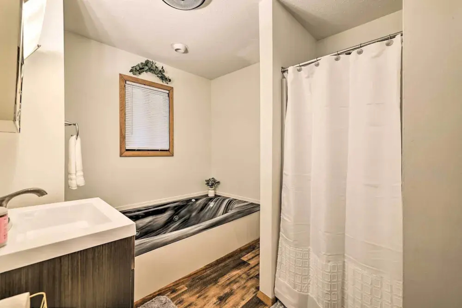 'resting Bear Chalet' w/ Community Amenities!