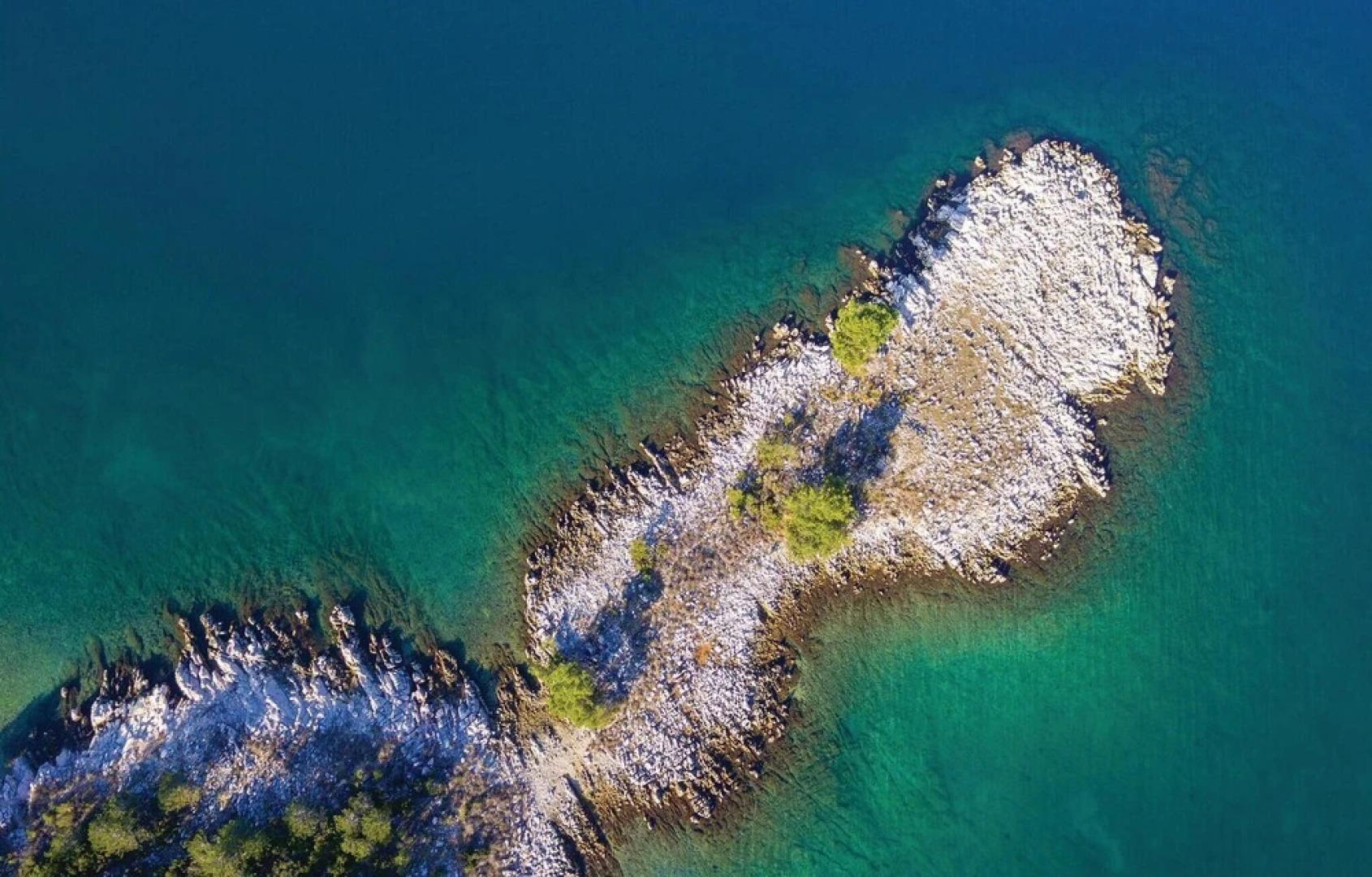 Beautiful Home in Dobrinj With Wifi and 4 Bedrooms