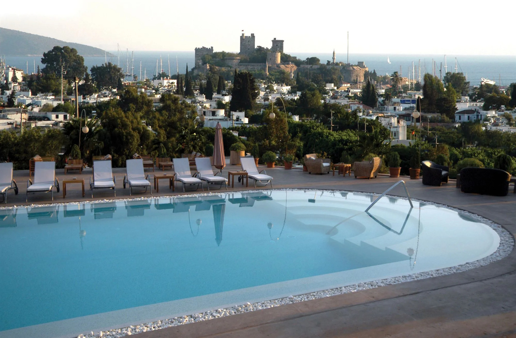 LVZZ Hotel - Boutique Class