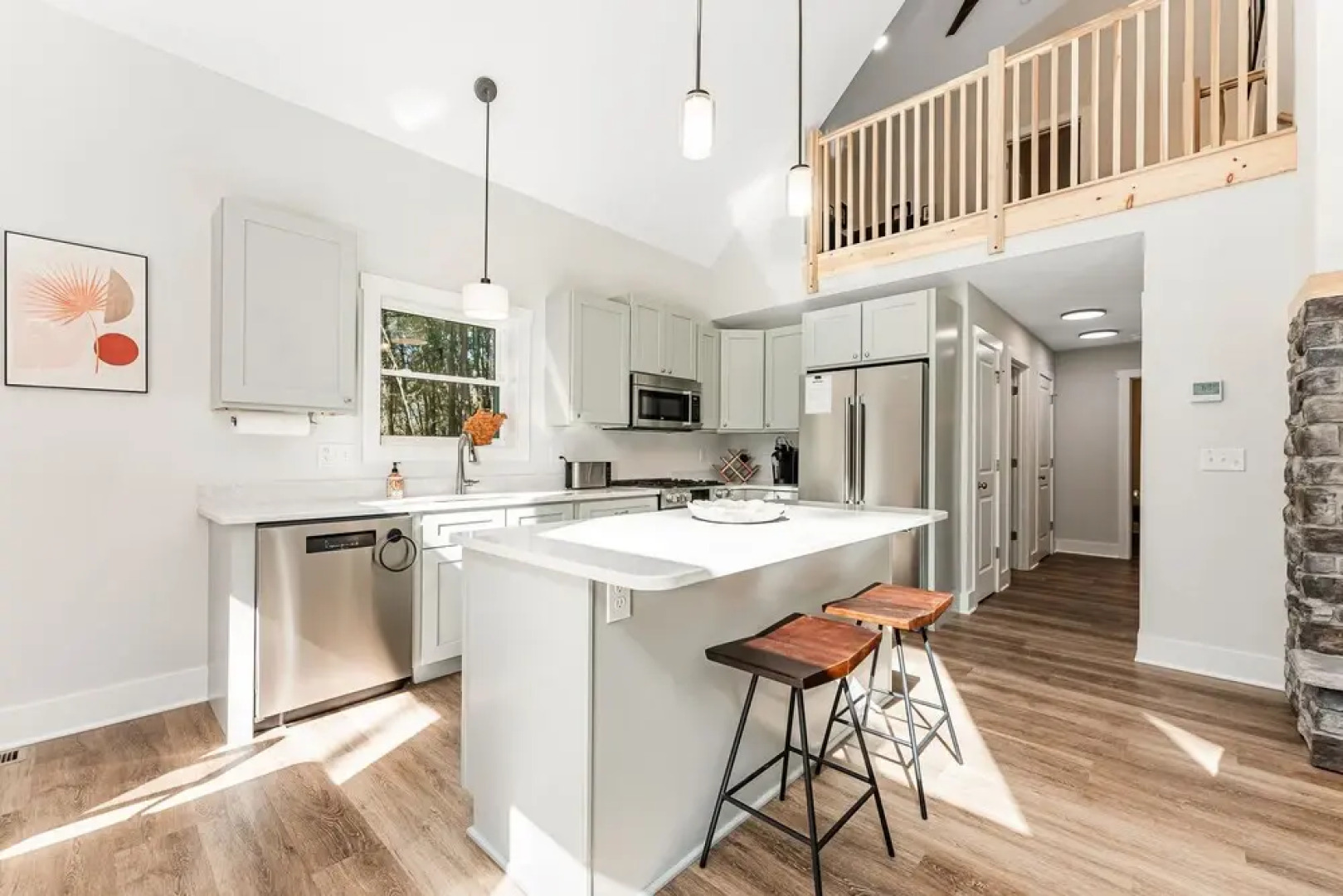 New Wintervue Home With Fireplace - Pet Friendly