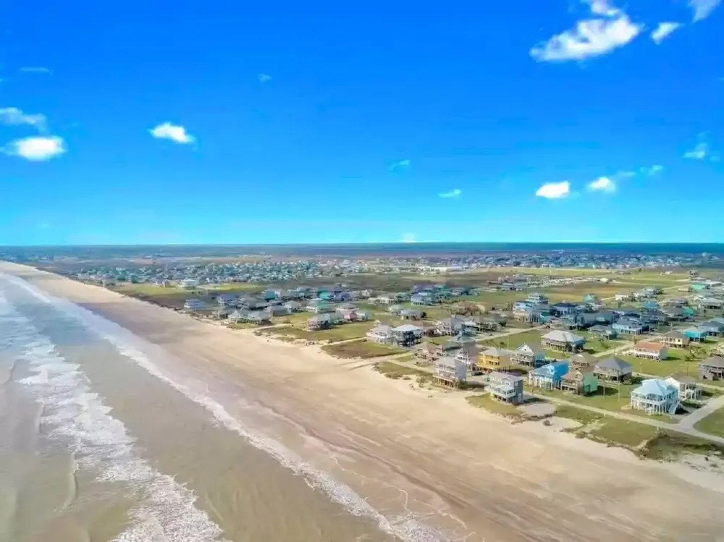 The Beach House 3 Bedroom Home by RedAwning