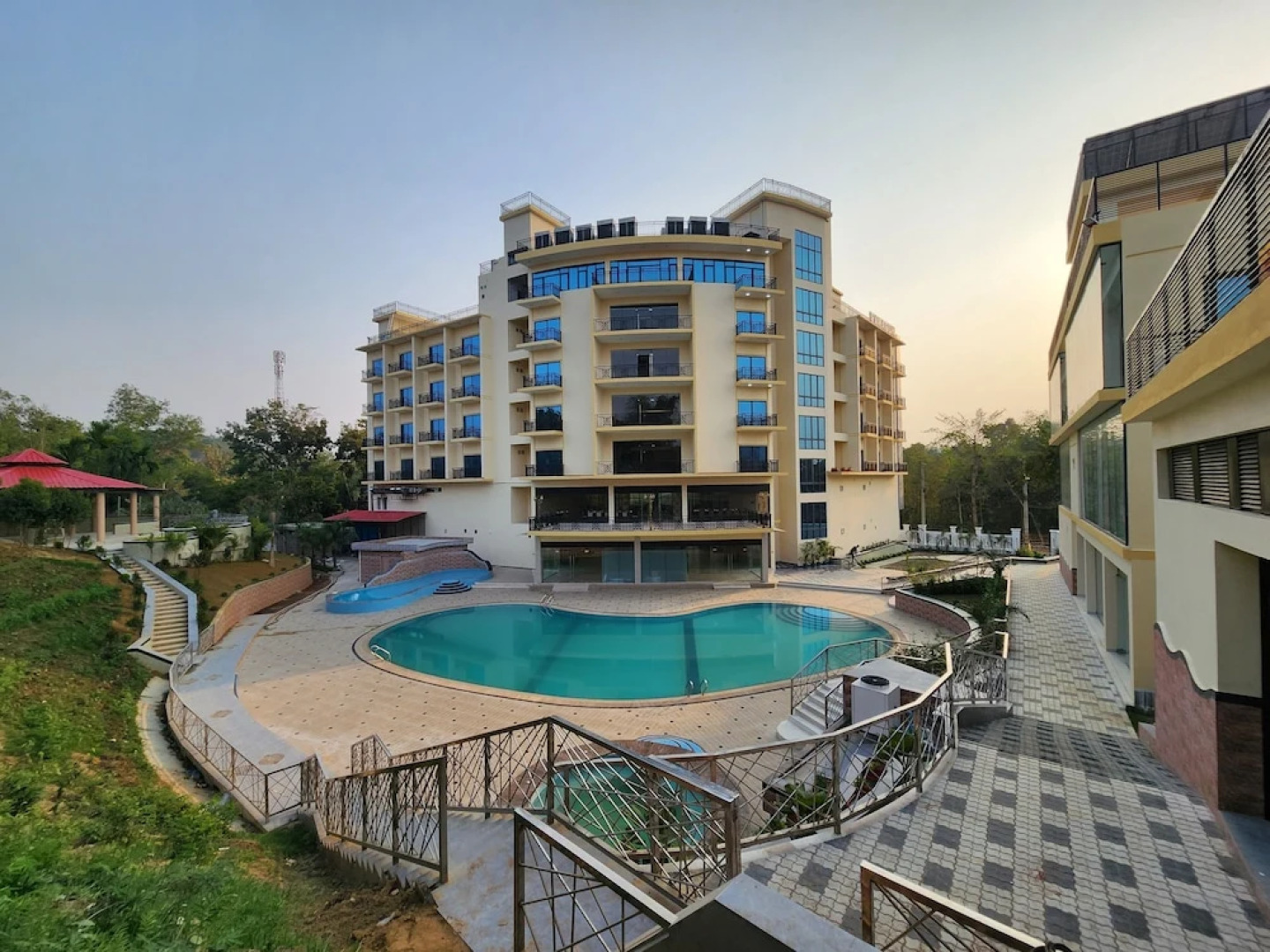 Paragon Hotel and Resort