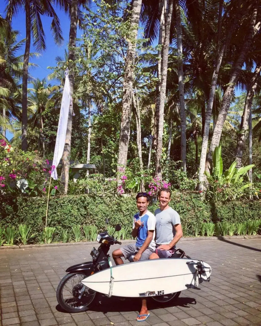 Surfer House-Surf School & Camp