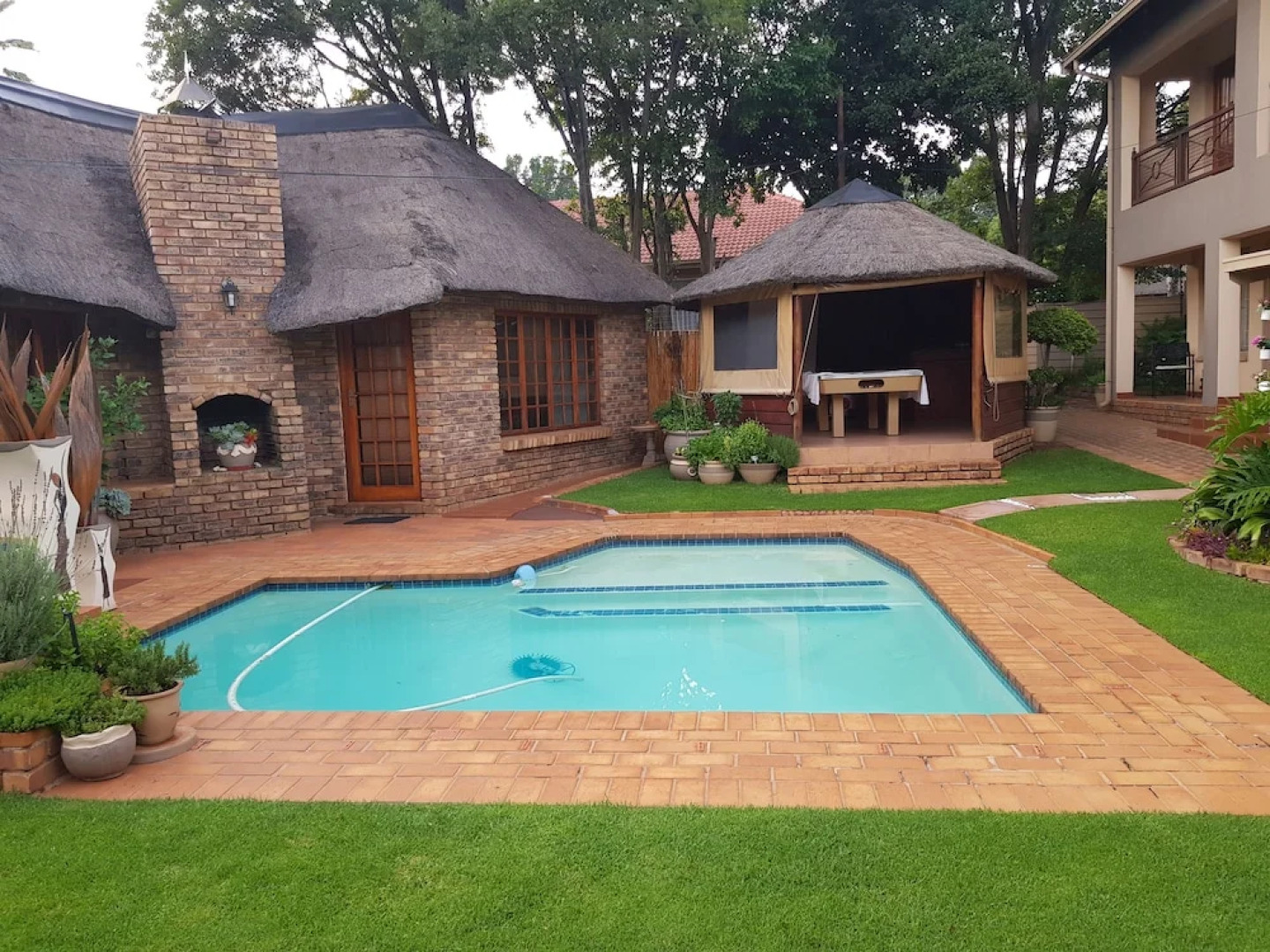 Aandbloem Guest House