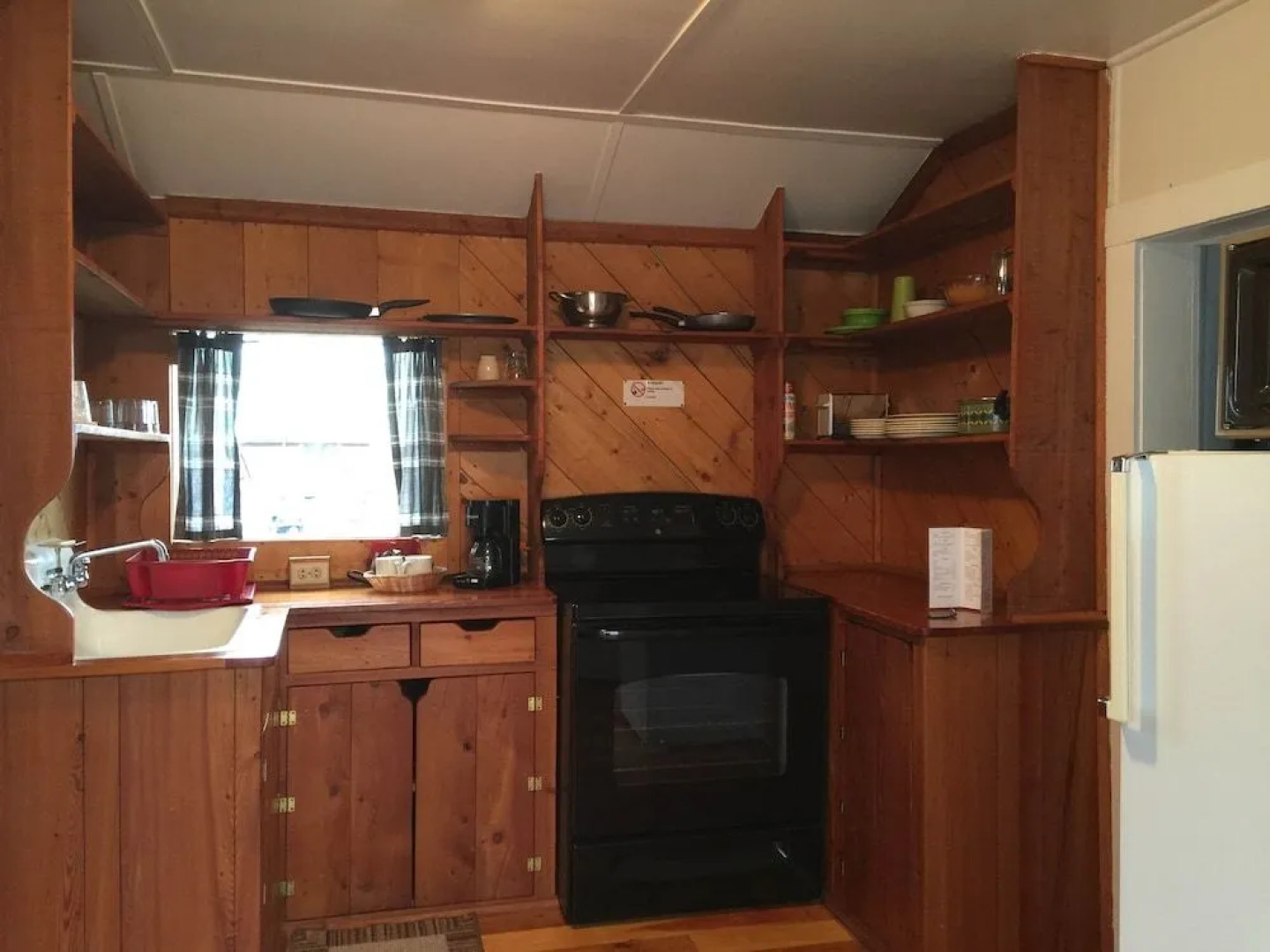 Whistling Swan Motel