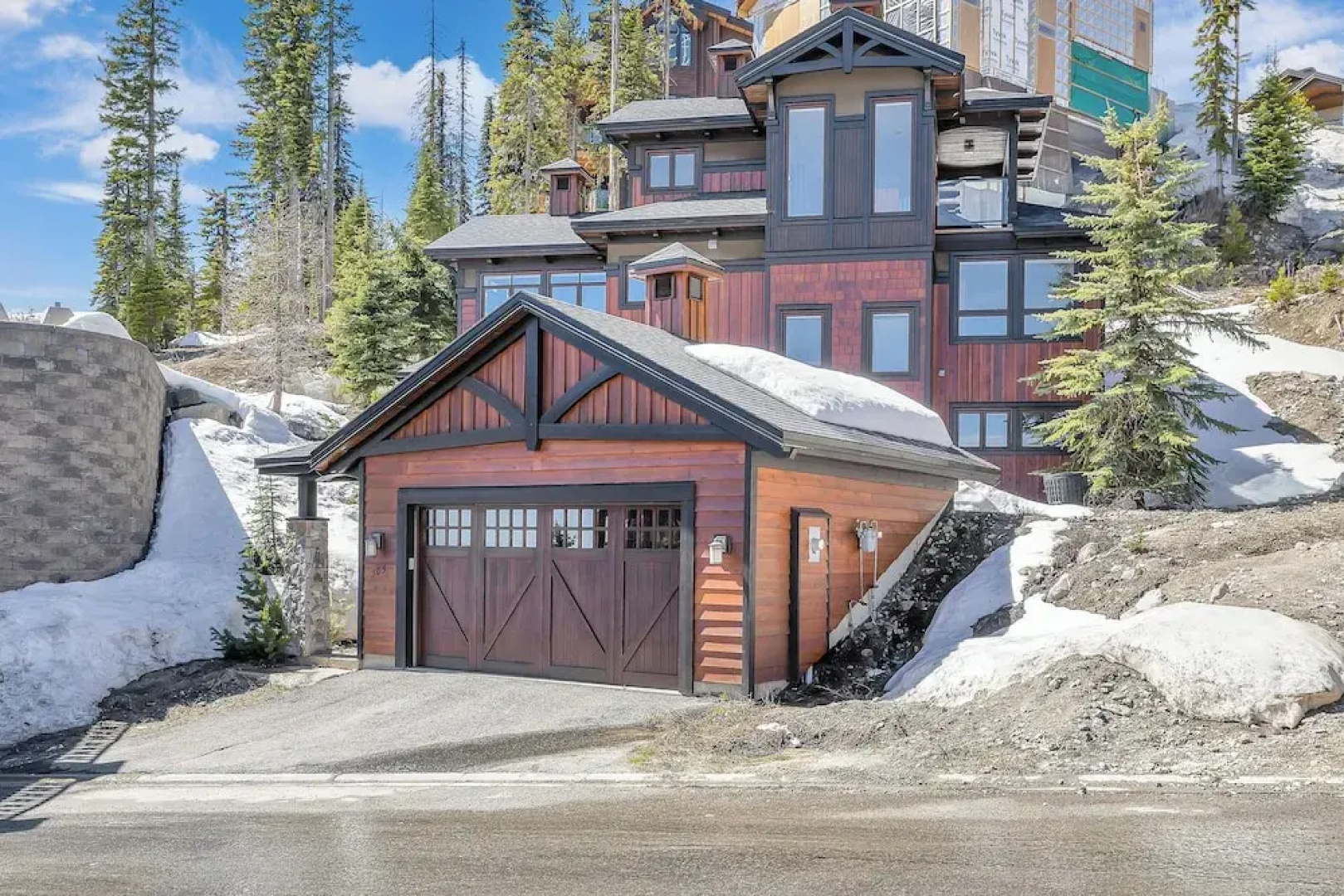 Snow Therapy Chalet Ski In Out & Hot Tub