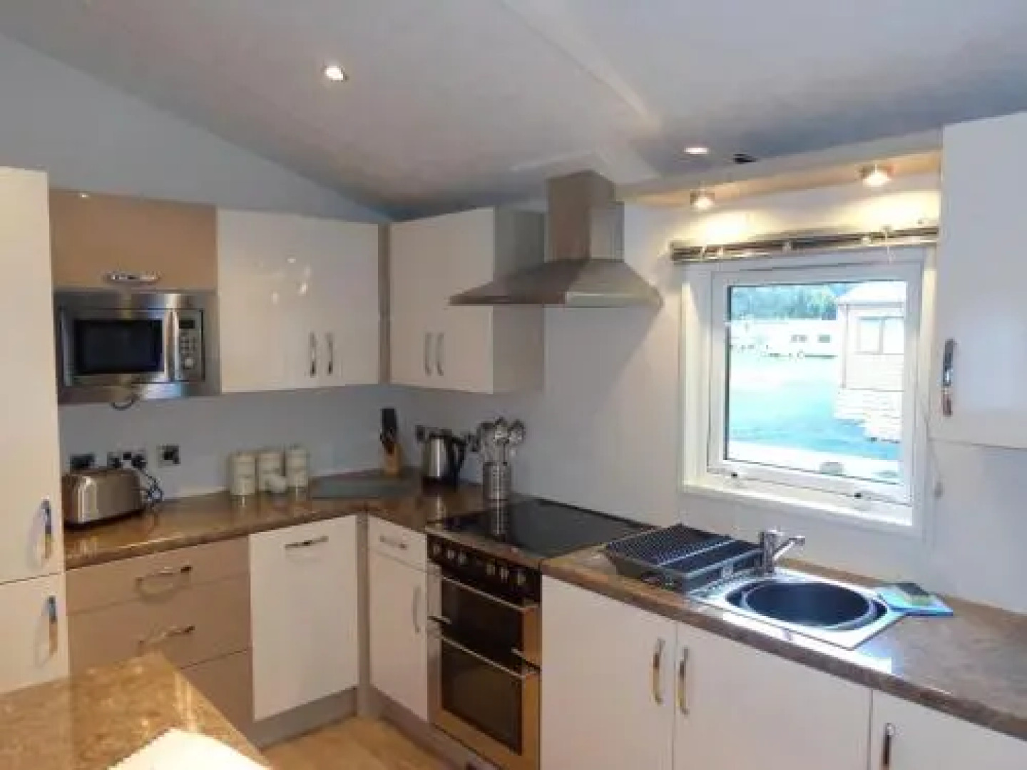 Dollar Lodge and Holiday Home Park