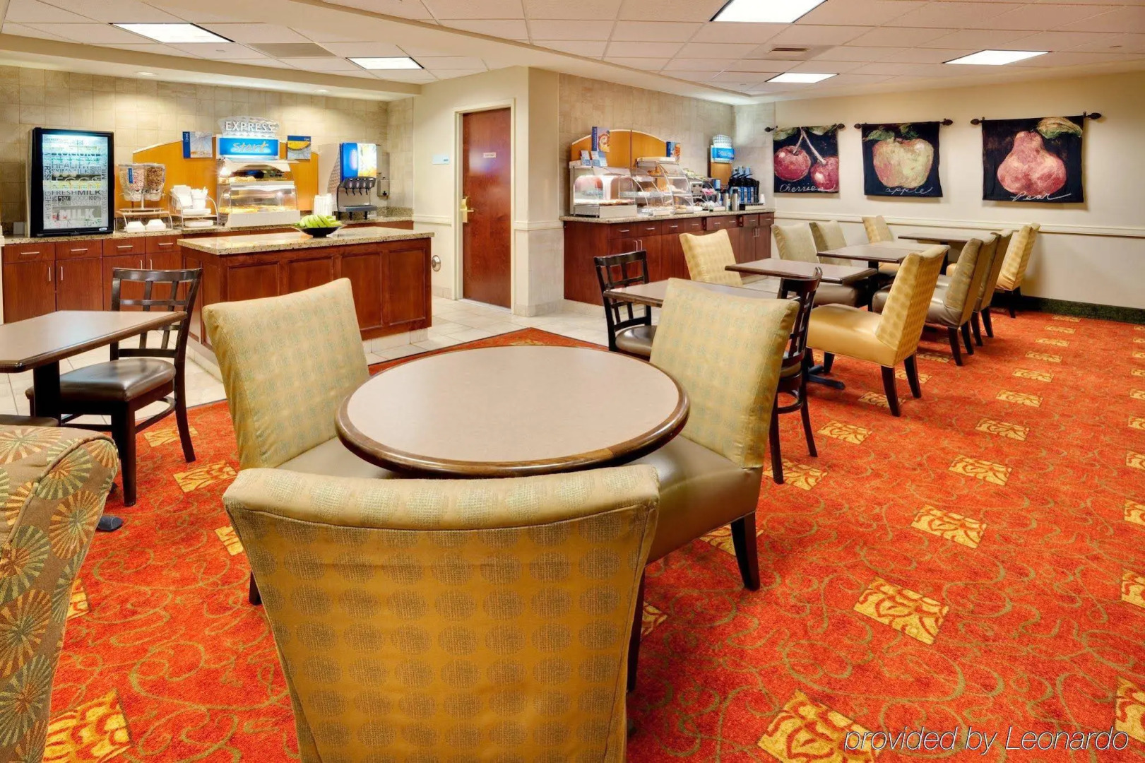 Holiday Inn Express & Suites Bradley Airport by IHG