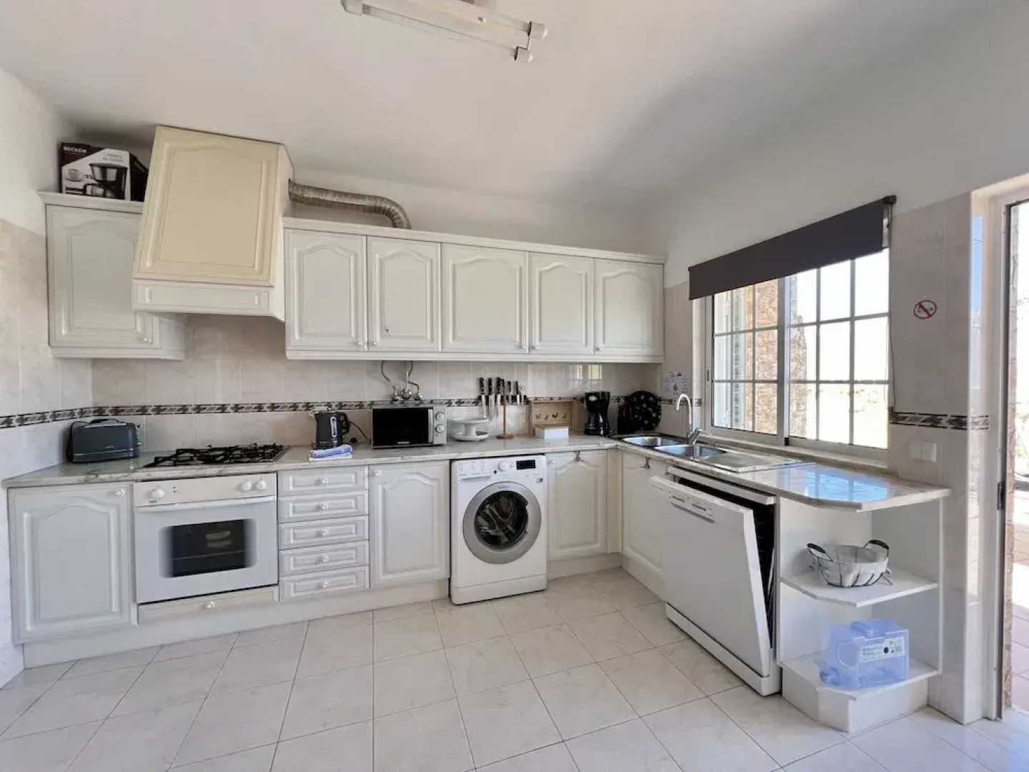 Pêra Stylish Villa With Pool by Homing