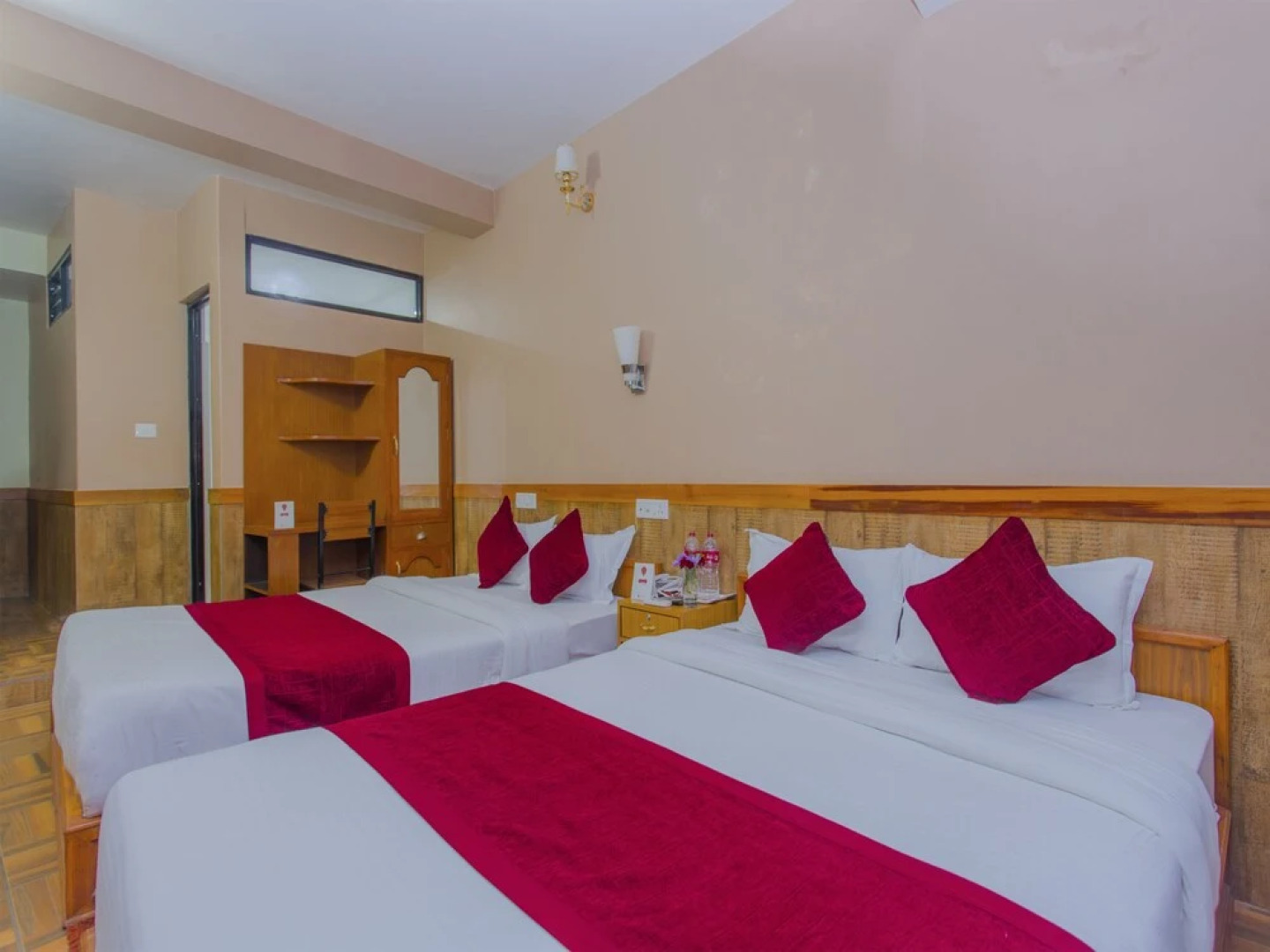 OYO 220 Grand Shivalaya Hotel And Restro