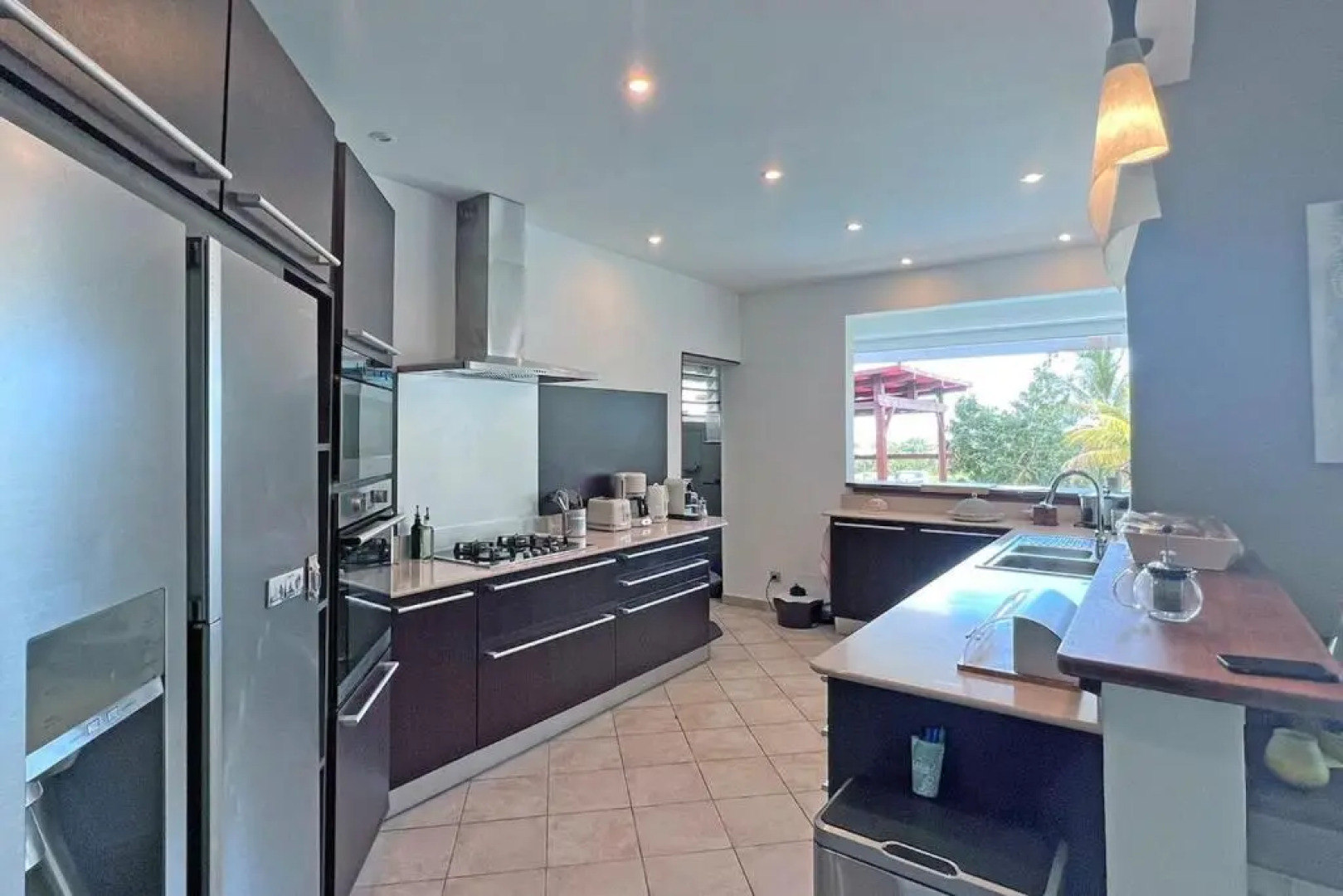 Villa de 4 chambres avec piscine privee jacuzzi et jardin clos a Baie Mahault a 5 km de la plage