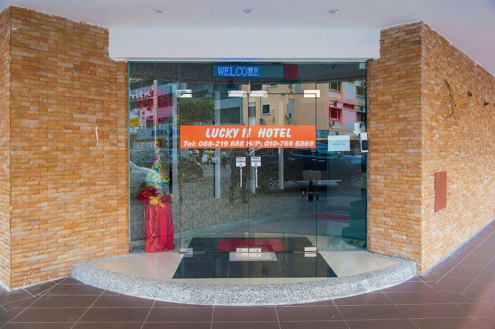 Lucky 11 Hotel