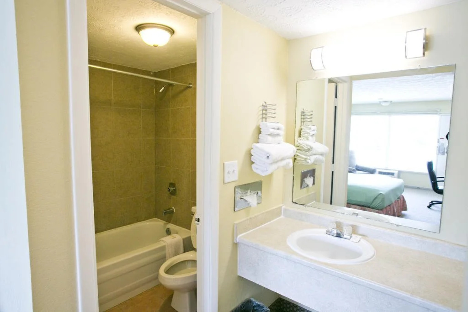 Star City Inn and Suites