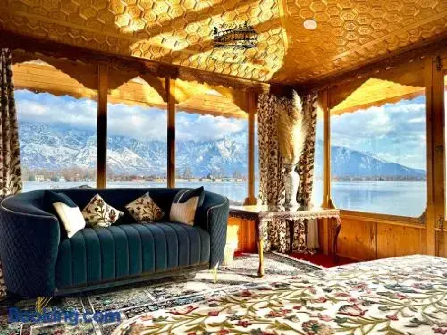 New Zenith Group of Houseboats