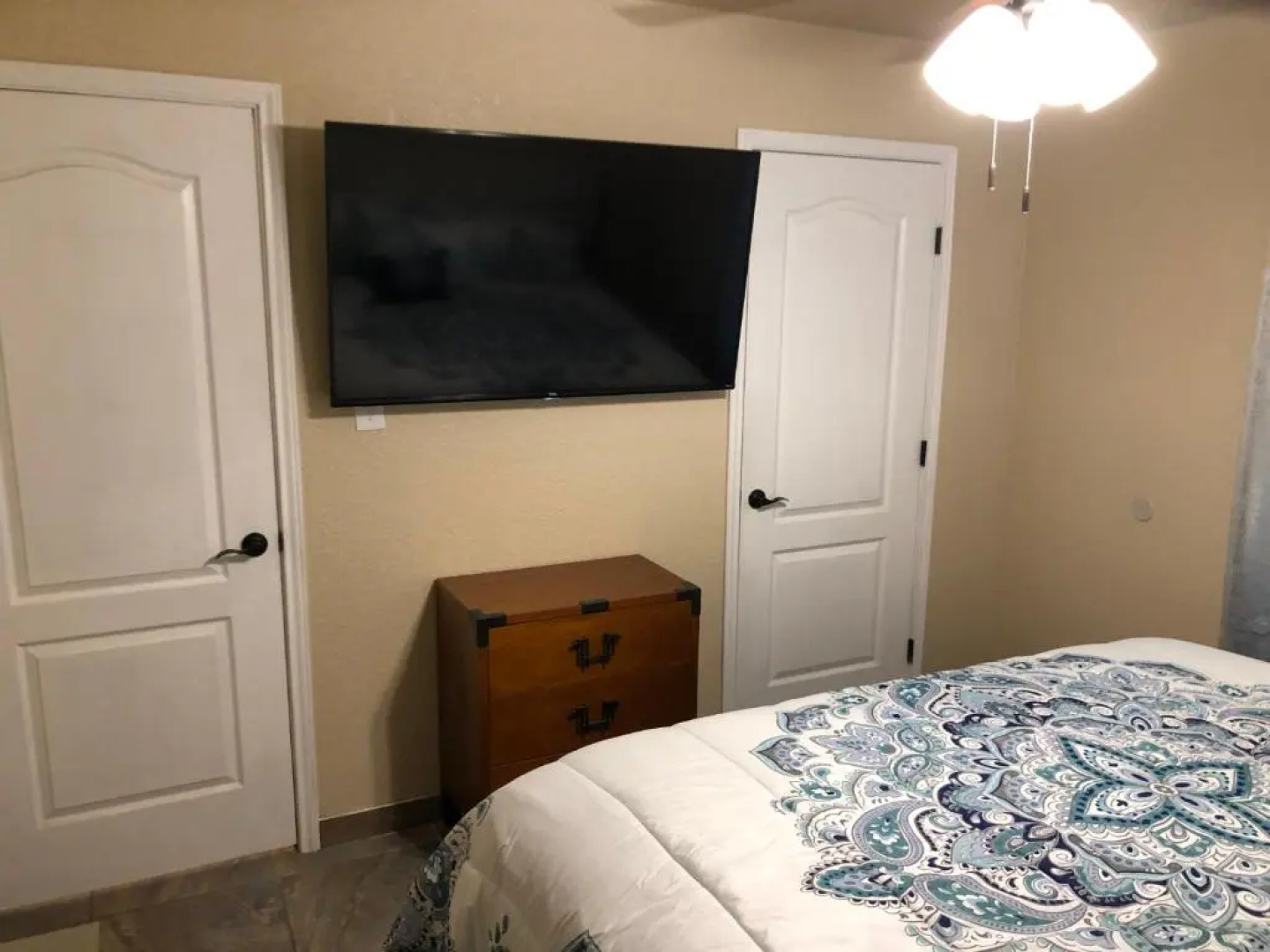 The Rustic @ Paseo de Encinal Drive