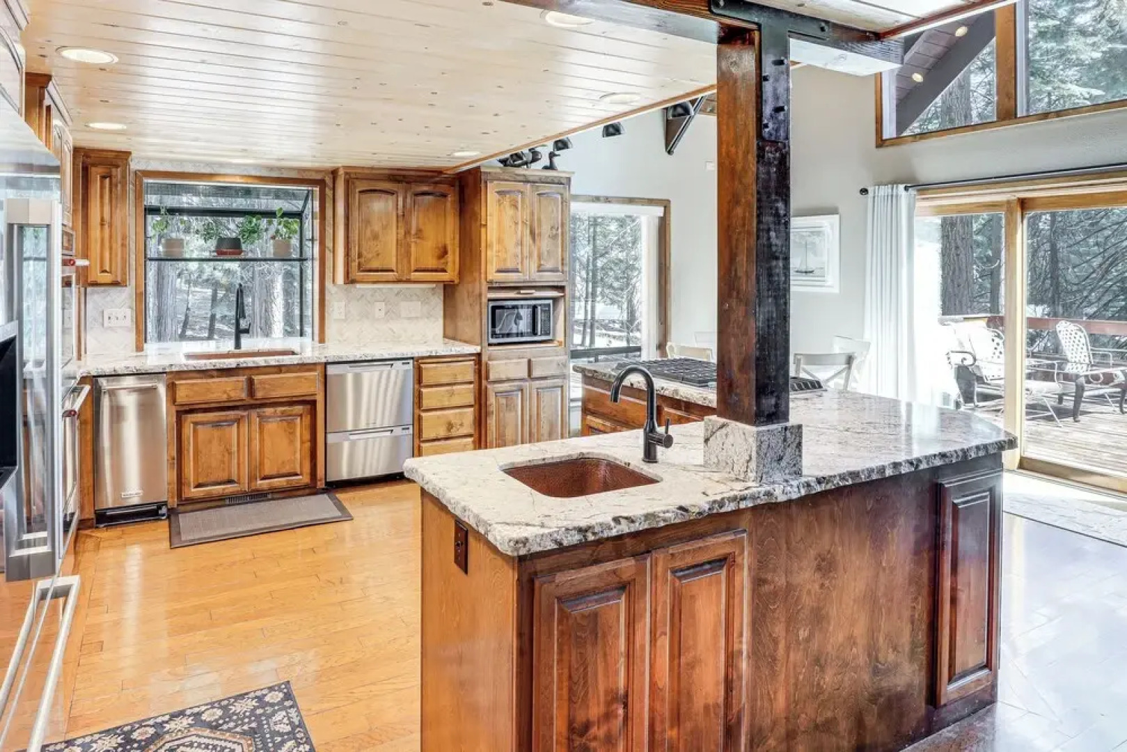 Spacious Retreat w/ Backyard: 1 Mi to Lake Almanor