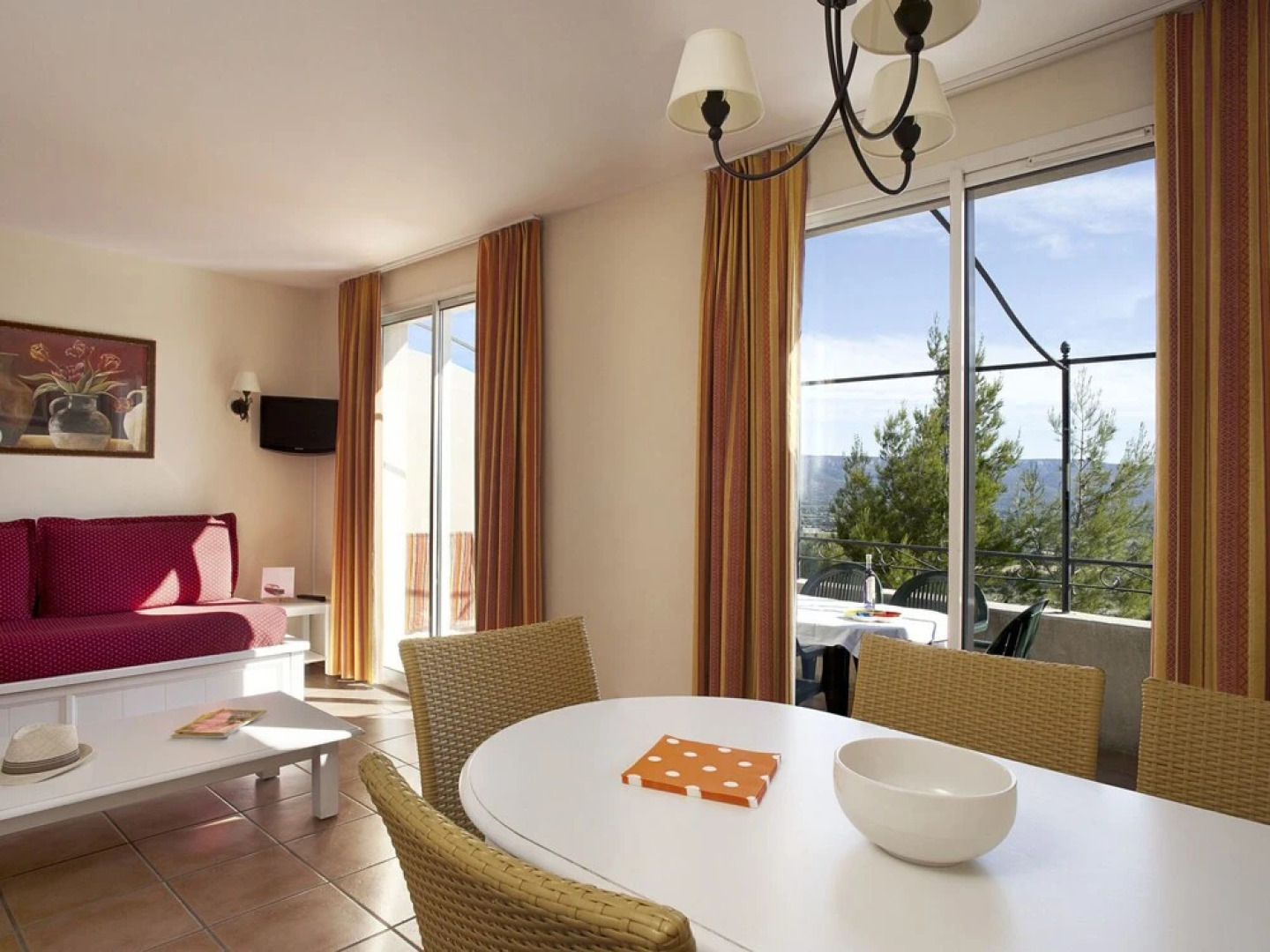 Comfortable Apartment Located in Authentic Provencal Village