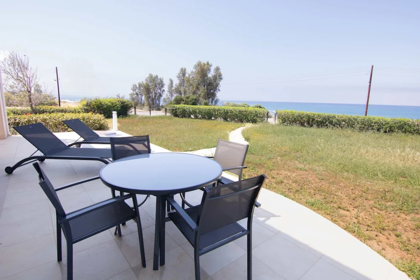 Phaedrus Living: Beachfront Villa Thalassa