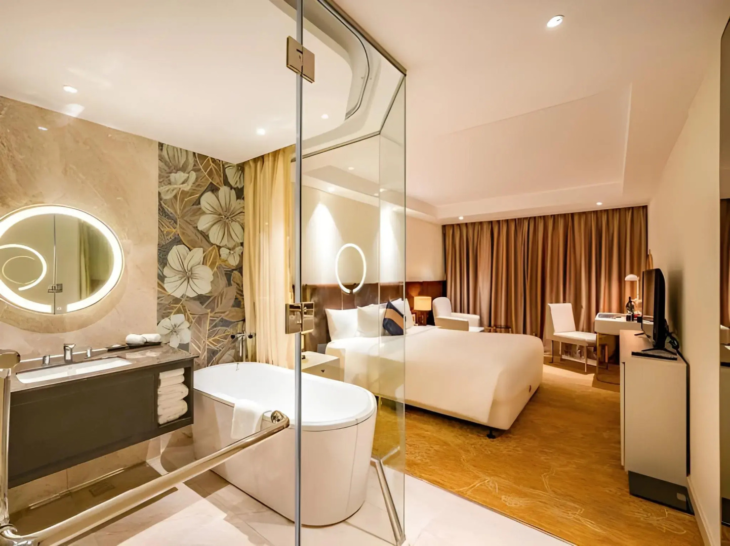 La Vela Saigon Hotel