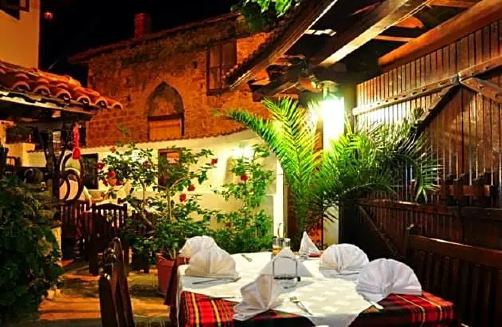 Family Hotel Varosha 2003